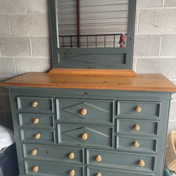 Broyhill Dresser With Mirror