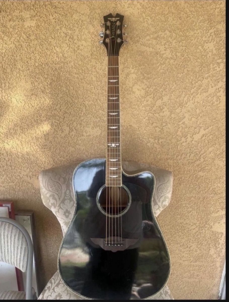 Keith Urban player acoustic guitar 2013