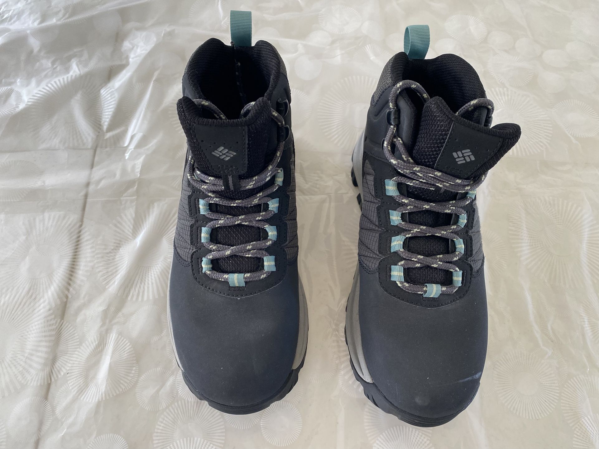 Columbia Women’s Traverse Hike Wayerproof Shoe Size 8