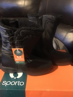 Snow boots