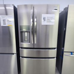 BRAND NEW FRIGIDAIRE  4 DOOR REFRIGERATOR WITH ICE MAKER 1 YEAR WARRANTY/1 AÑO DE GARANTIA POR ESCRITO 