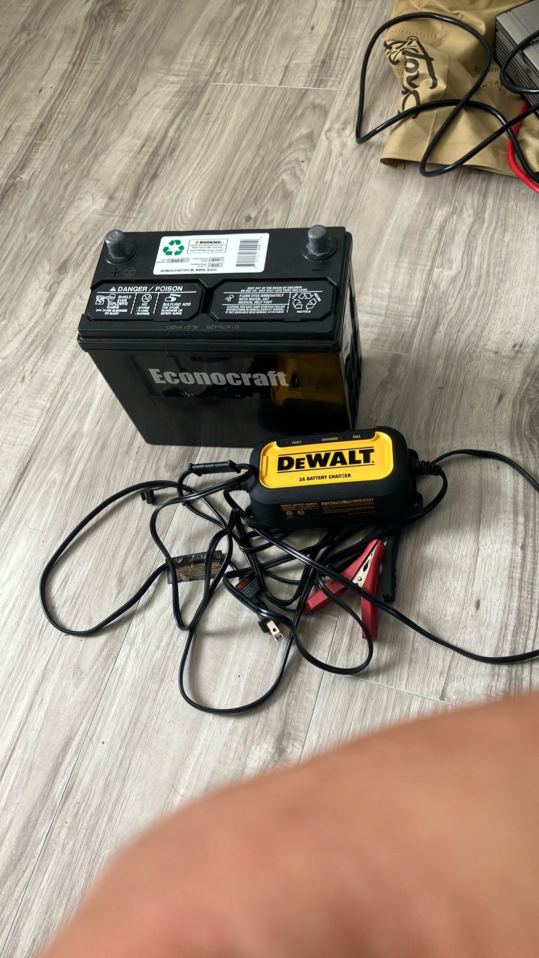 Econocraft Group Size 51R Battery 51R-E And Dewalt Charger