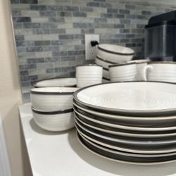 Brand New 2 Sets Of 4 Each 