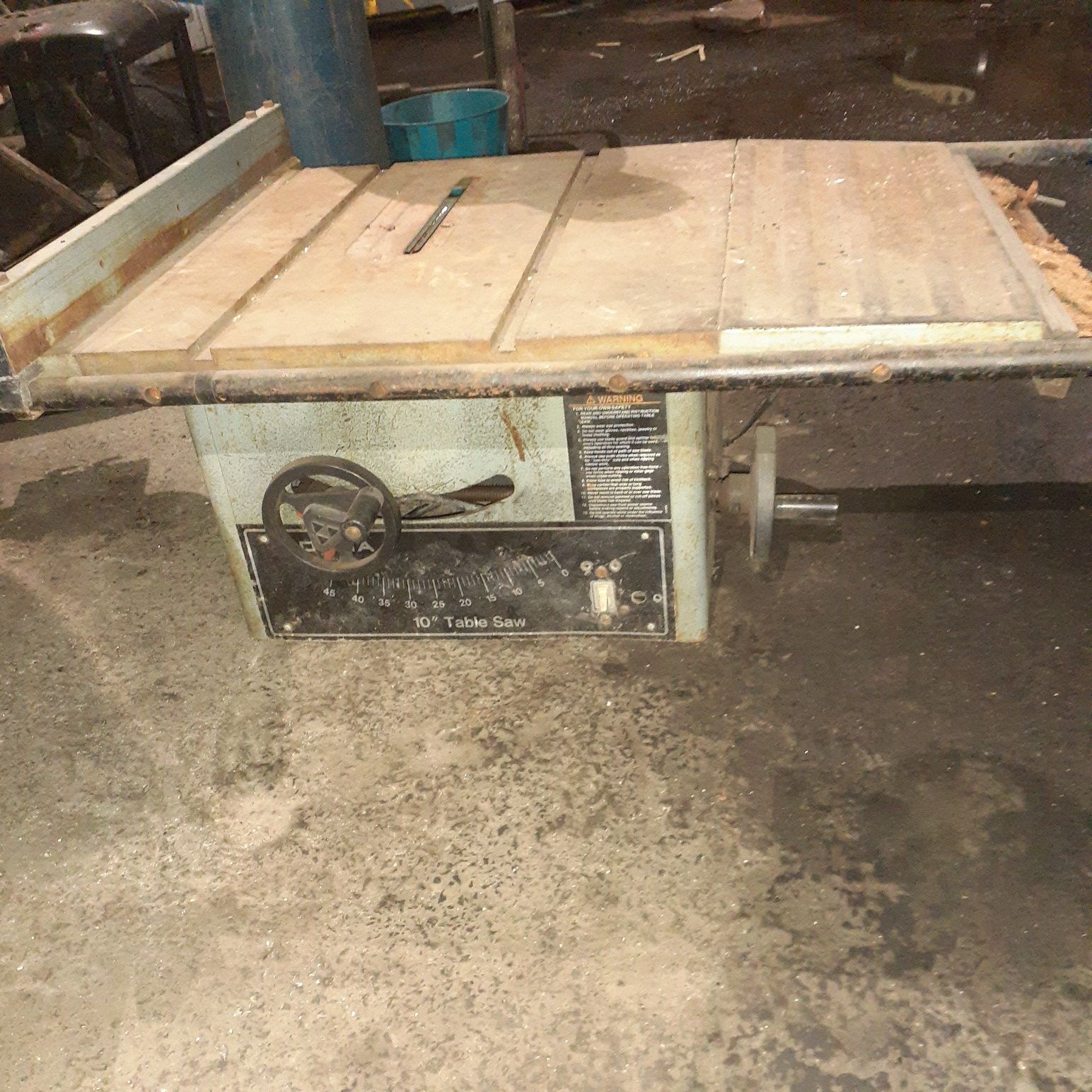 Table saw ,Delta
