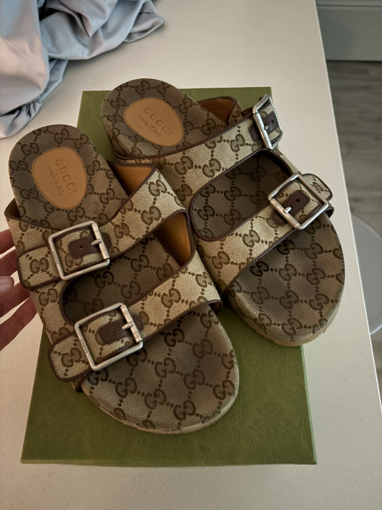 Gucci men’s Slide Sandal With Straps . Men’s Size 10.5 US