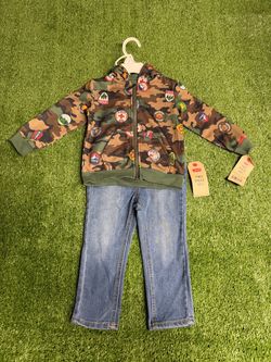 Levi's Toddler Two-Piece Set – Camo Hoodie & Jeans
