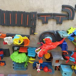 Hotwheels  City sets