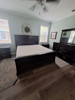 Solid Wood King Bedroom Set