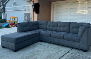 Comfy Ashley Furniture Sectional Couch/Sofa |FREE DELIVERY