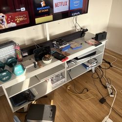 Free TV stand
