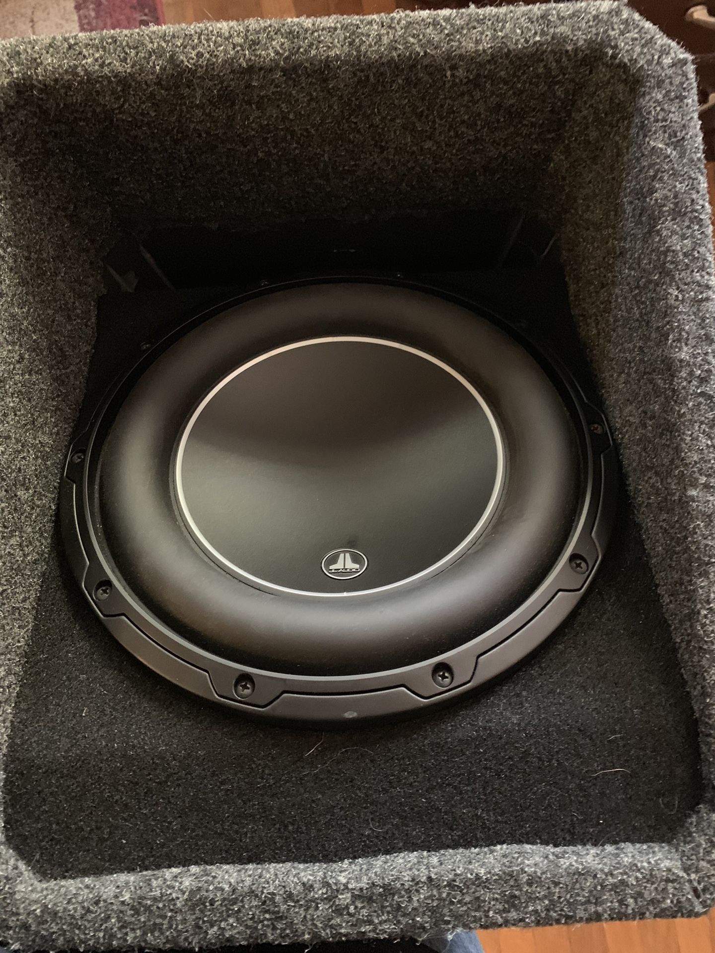 JL AUDIO 10w6 v3 D4 W/ HIGH OUTPUT BOX!!