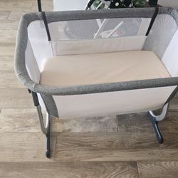 very good bassinet for25 dll