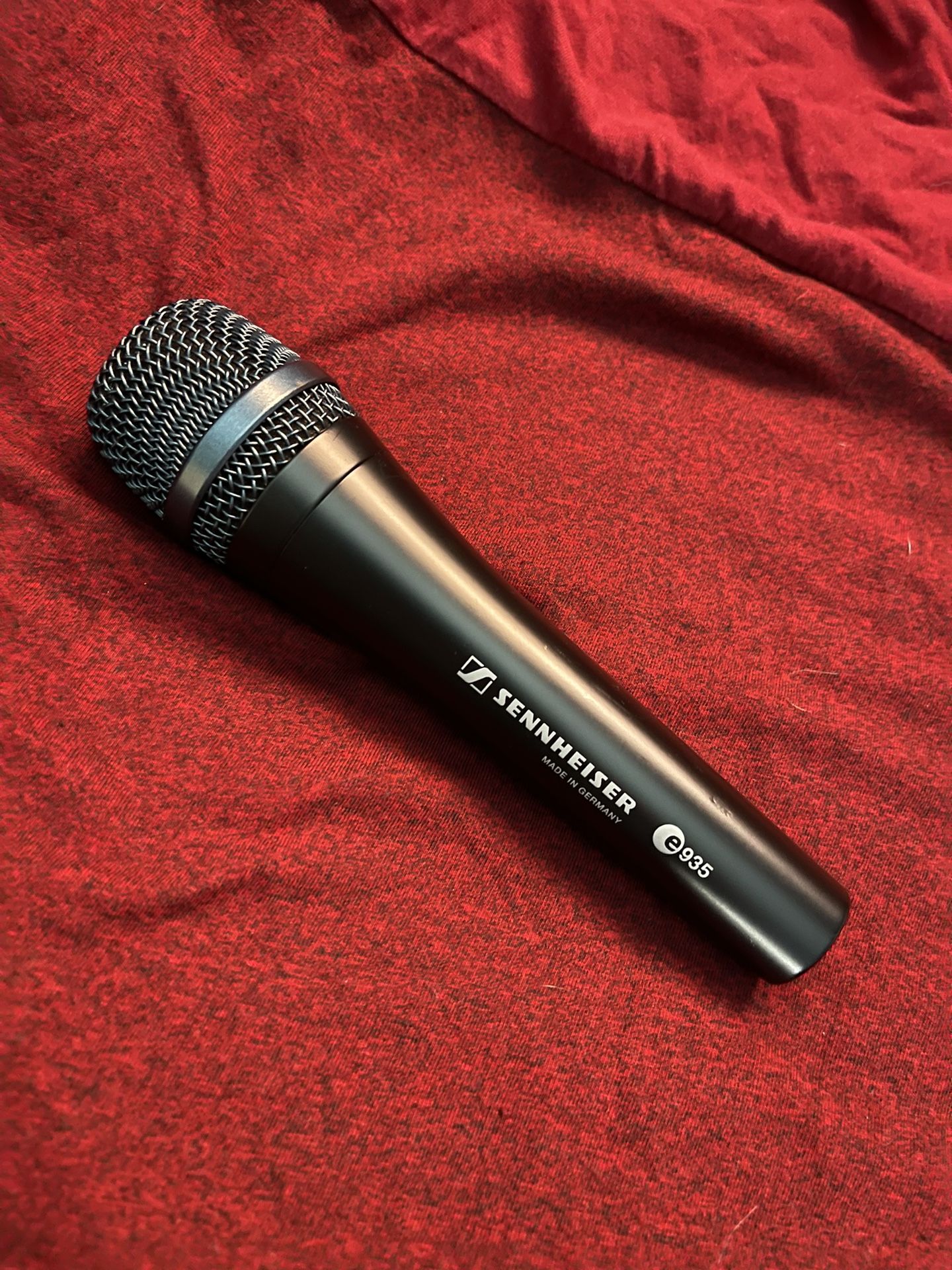 Sennheiser E935 Cardoid Dynamic Microphone