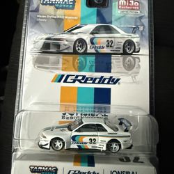 Tarmac Works Mijo Exclusives Nissan Skyline R32 Widebody Jonsibal GReddy White