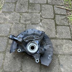 2014 Toyota Sienna Front Right Passenger Wheel Hub Assembly Knuckle