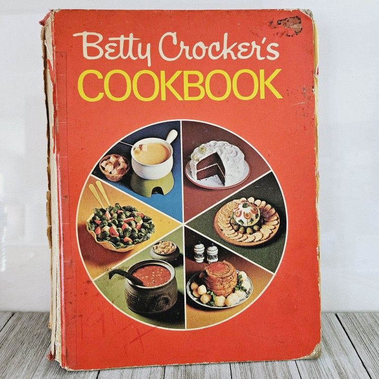 Betty Crocker's Cookbook A Very Special Collection of Holiday Recipes. Copyright 1972 by General Mills. The cookbook with the diffrence - and that dif