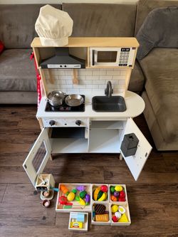 Wooden Kids Play Kitchen with Accessories