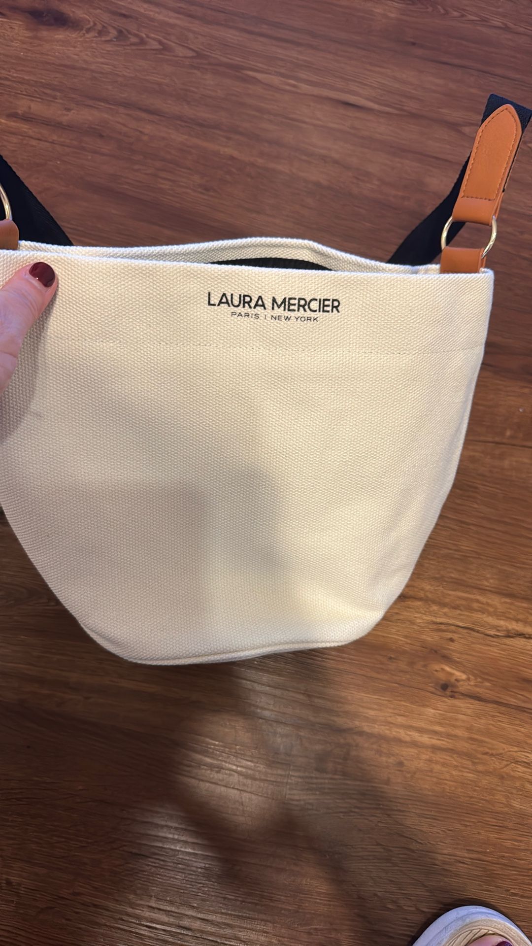 Laura Mercier