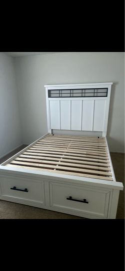 White Queen-Size Wood Bed Frame with Storage