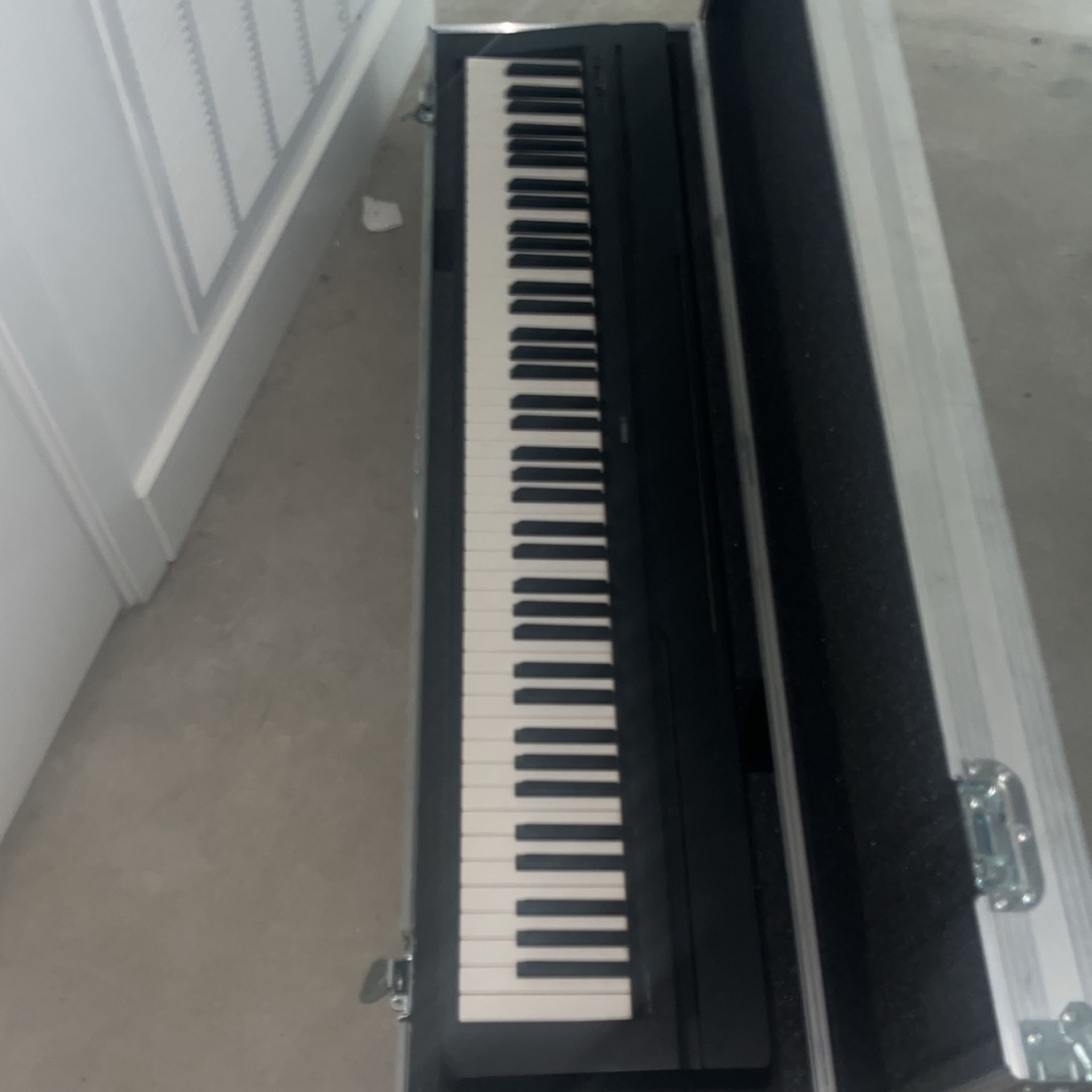 Yamaha Keyboard And Custom Hard Case Open To Offers