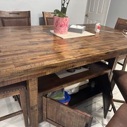 Dinning Table Very Good Conditions And With Storage With High 6 Chairs 