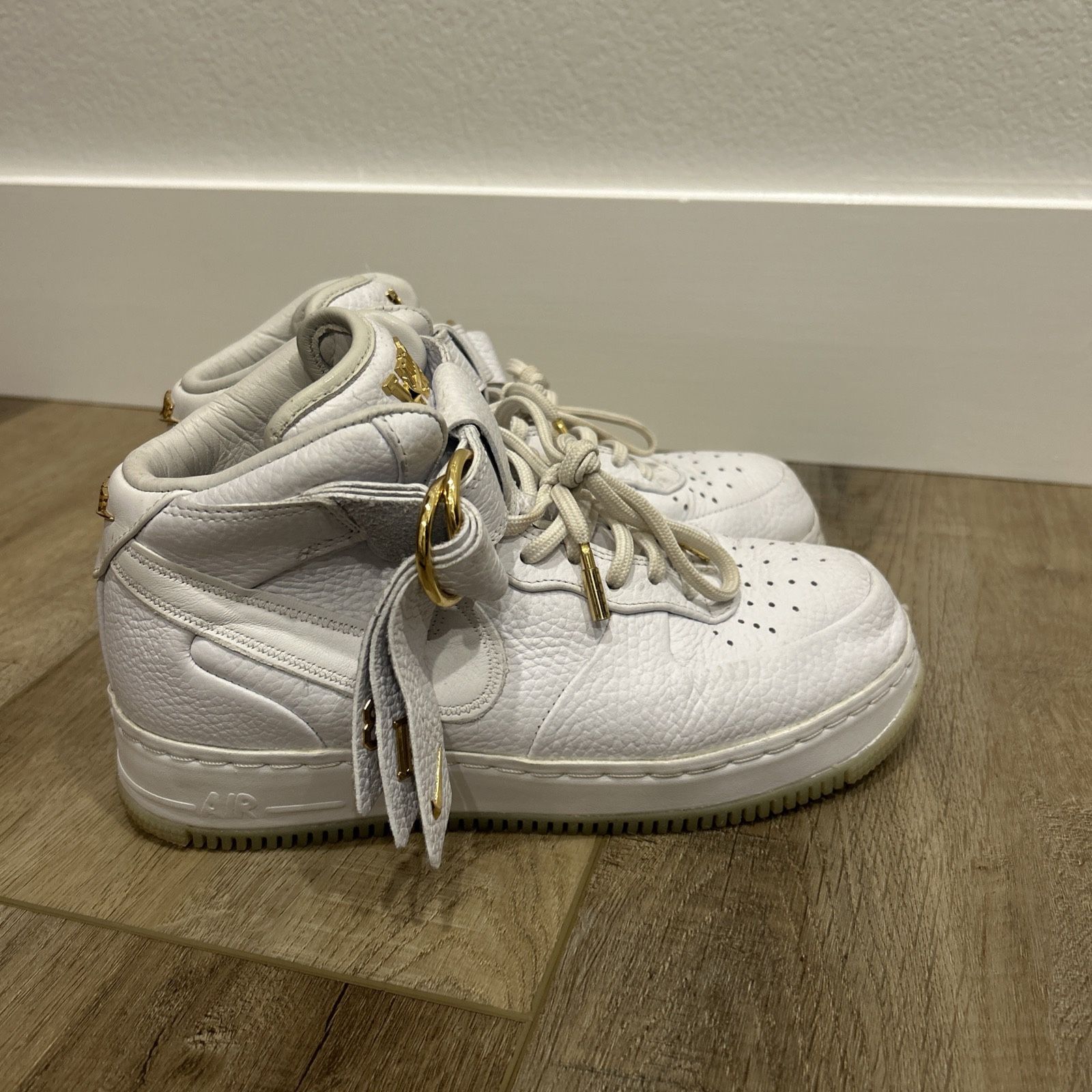 NIKE AIR FORCE 1 MID CMFT SIZE 6 VICTOR CRUZ-WHITE ICE GOLD-AO9298-100