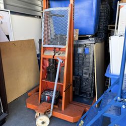Presto Pallet Stacker - Adjustable Forks - 2,000 lbs - MUST GO