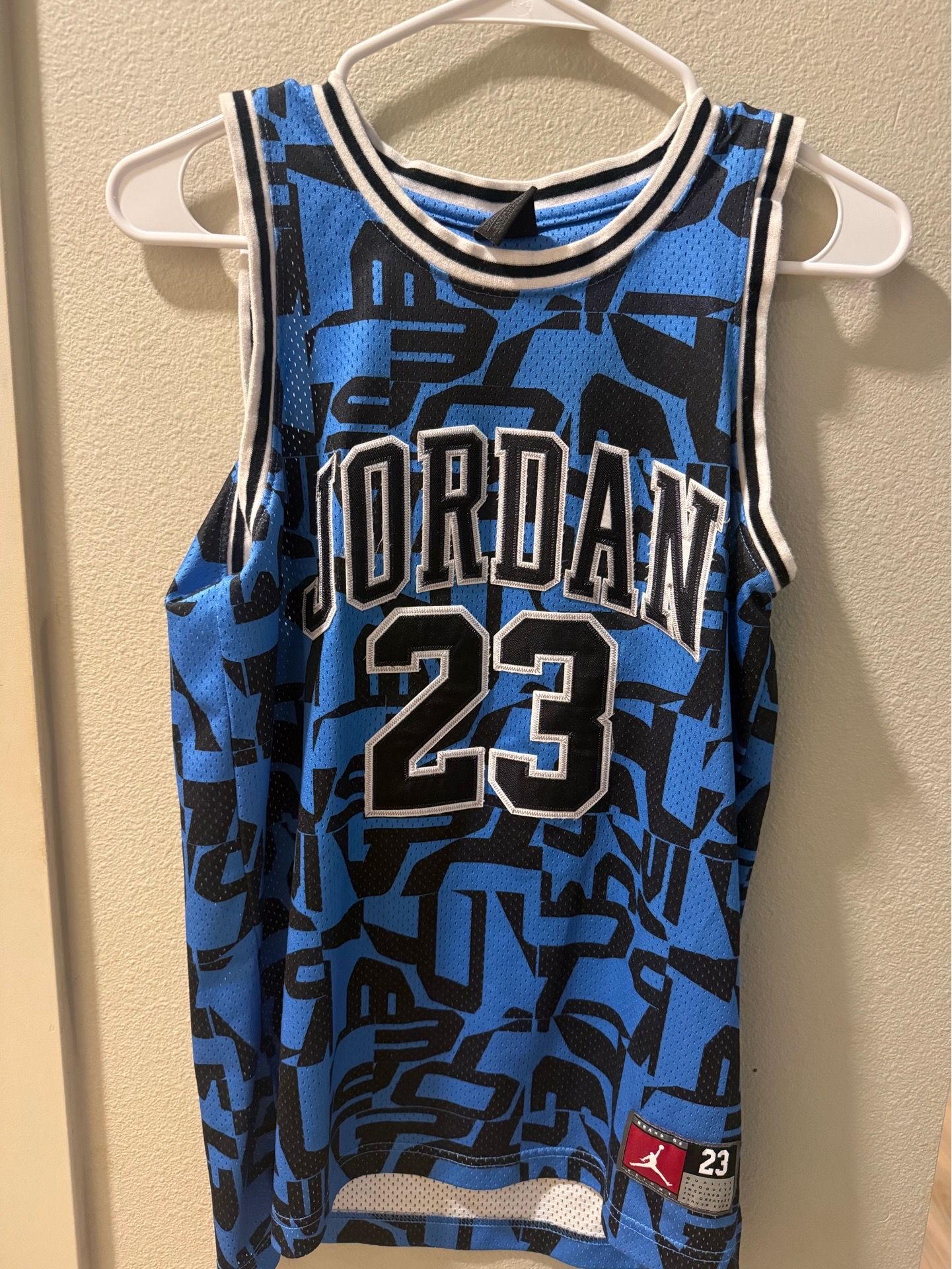 Jordan 23 jersey kids size L
