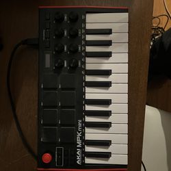 AKAI MPK mini Professional Keyboard