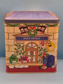 M&M Christmas Collector Storage Tin Can 1995 Made In England