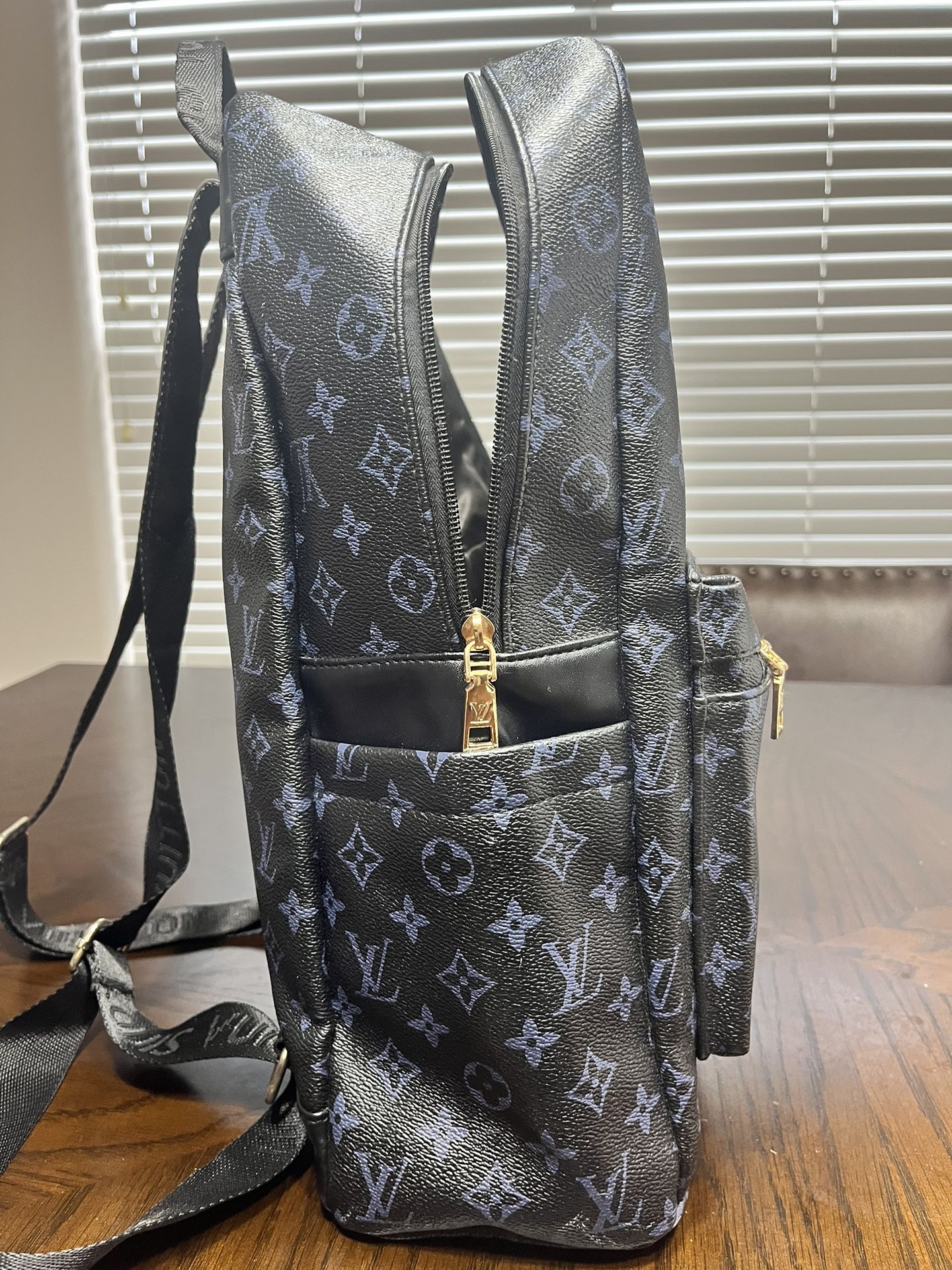LV LOUIS VUITTON X SUPREME Backpack Red Preowned, Nice, Save Money Purse  for Sale in Orlando, FL - OfferUp