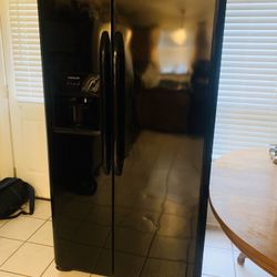 Frigidaire Refrigerator 