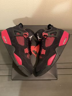 Size 10.5M - Jordan 4 Red Thunder
