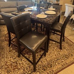 Beautiful 7pc Dining Table Set
