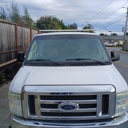2010 Ford Van 