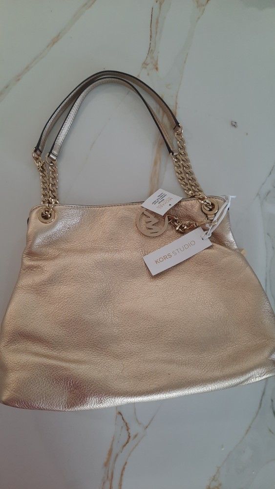 MICHAEL KORS
Large Metallic Leather Shoulder Bag