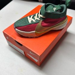 Nike Freak 5 GS [DZ4486-600] Kids Basketball Shoes Gym Red/Metallic Gold