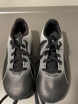 Size 1.5C, Young Boys Puma Soccer Shoes