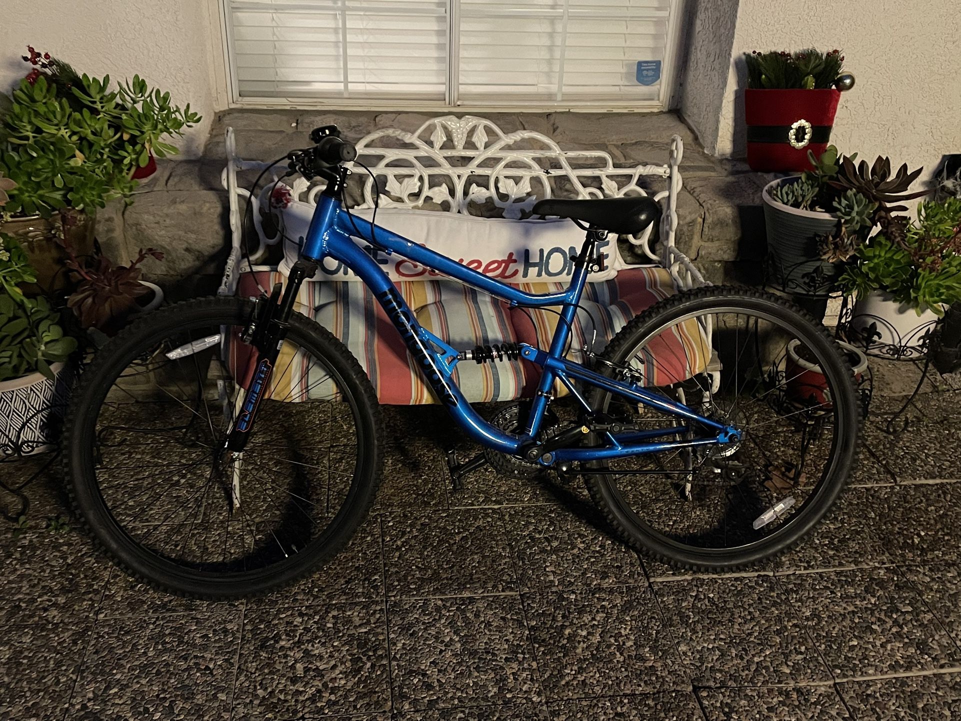 Mongoose Limestone 26" Men's Mountain Bike - Blue