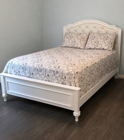 Full Size bed