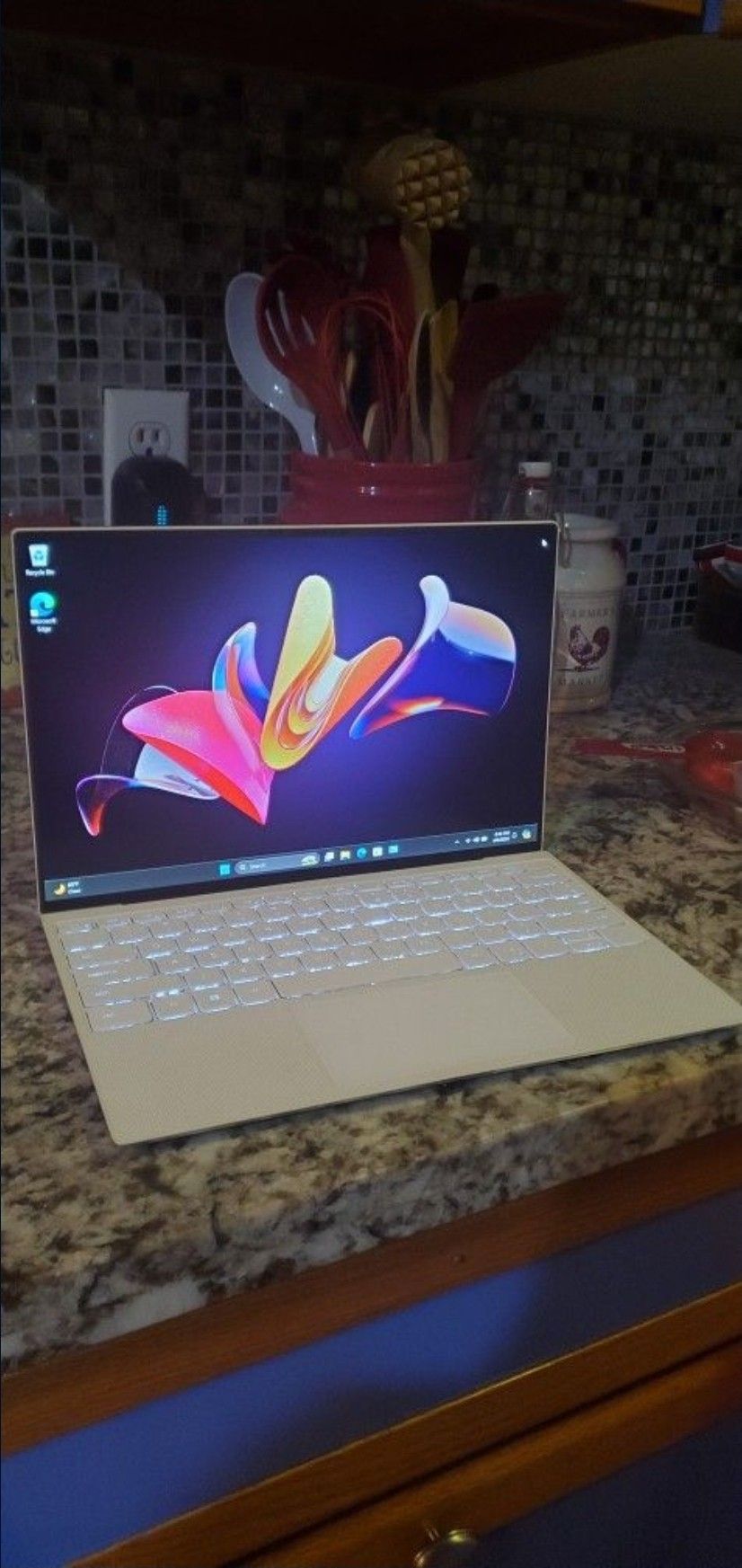 Dell XPS 9300 Intel i7 Windows 11
Laptop