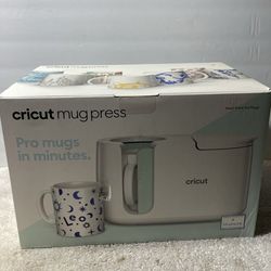 *STILL IN BOX*  Cricut mug press