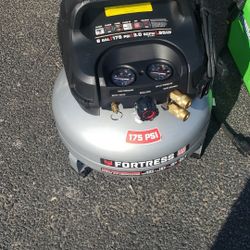 Comopresor De 6 gallones 