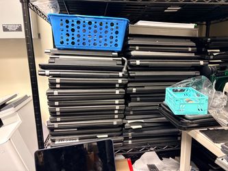 Tons of broken laptops. SELL FOR PARTS