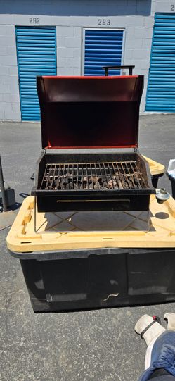 Portable propane BBQ grill