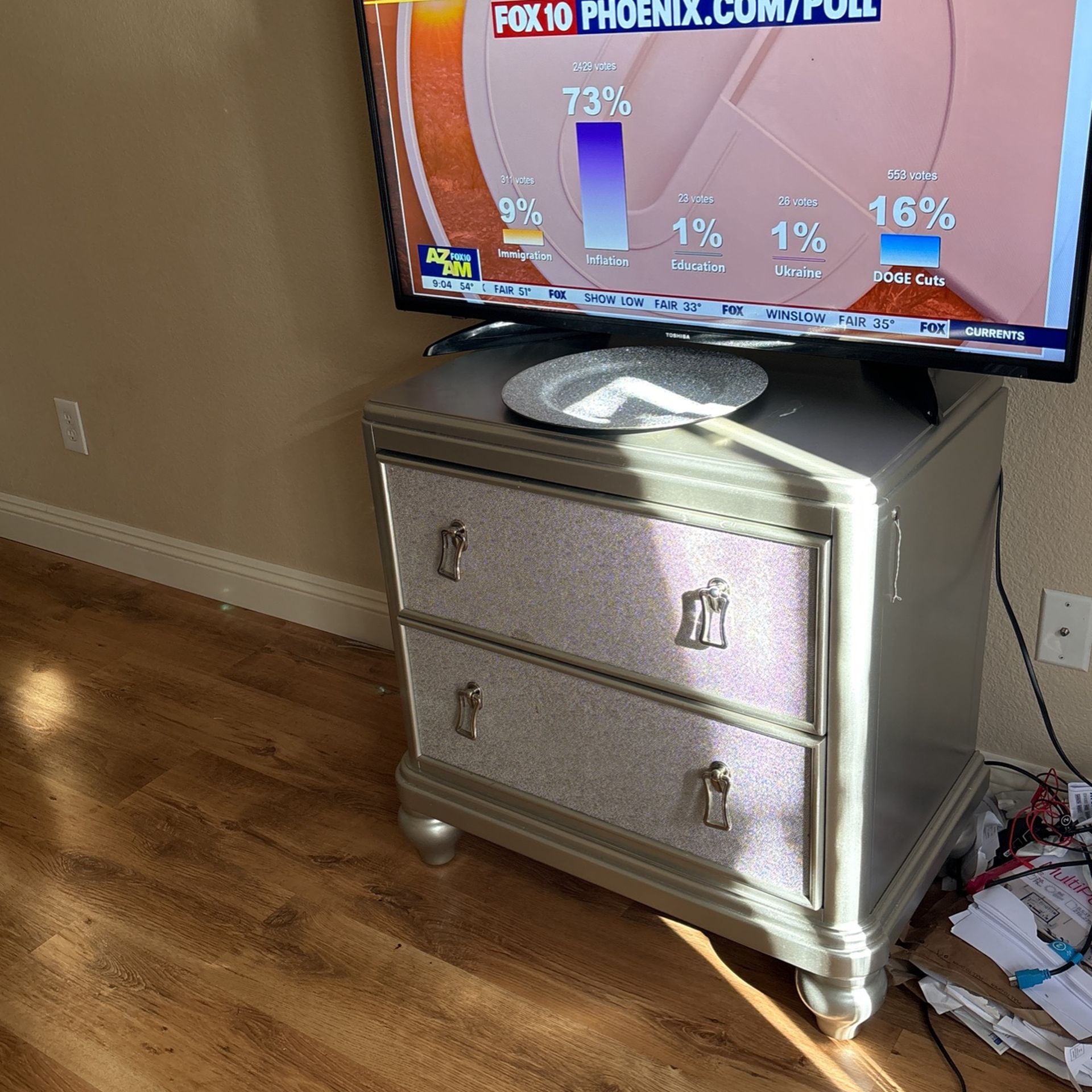 Lamb Lamb collection nightstand or end table has minor staying on top can be covered