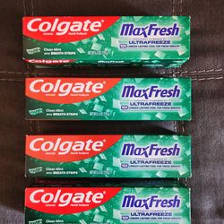 Colgate Toothpaste Maxfresh Todas por $10