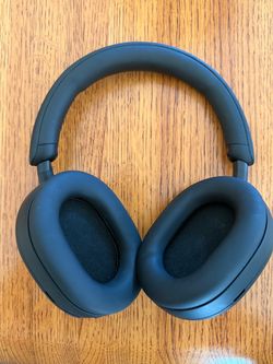 Sony WH-1000XM5 Wireless Noise Cancelling Headphones – Black, Like New, Case Included