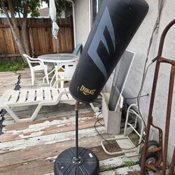 Free Standing Punching Bag - Kickboxing Fitness