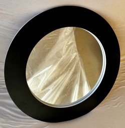27in Round Mirror